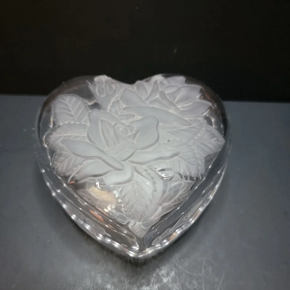Vintage Studio Nova Etched 3D Rose Crystal  Heart Trinket Box